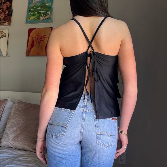 Black ruffle top - Picture 4 of 4